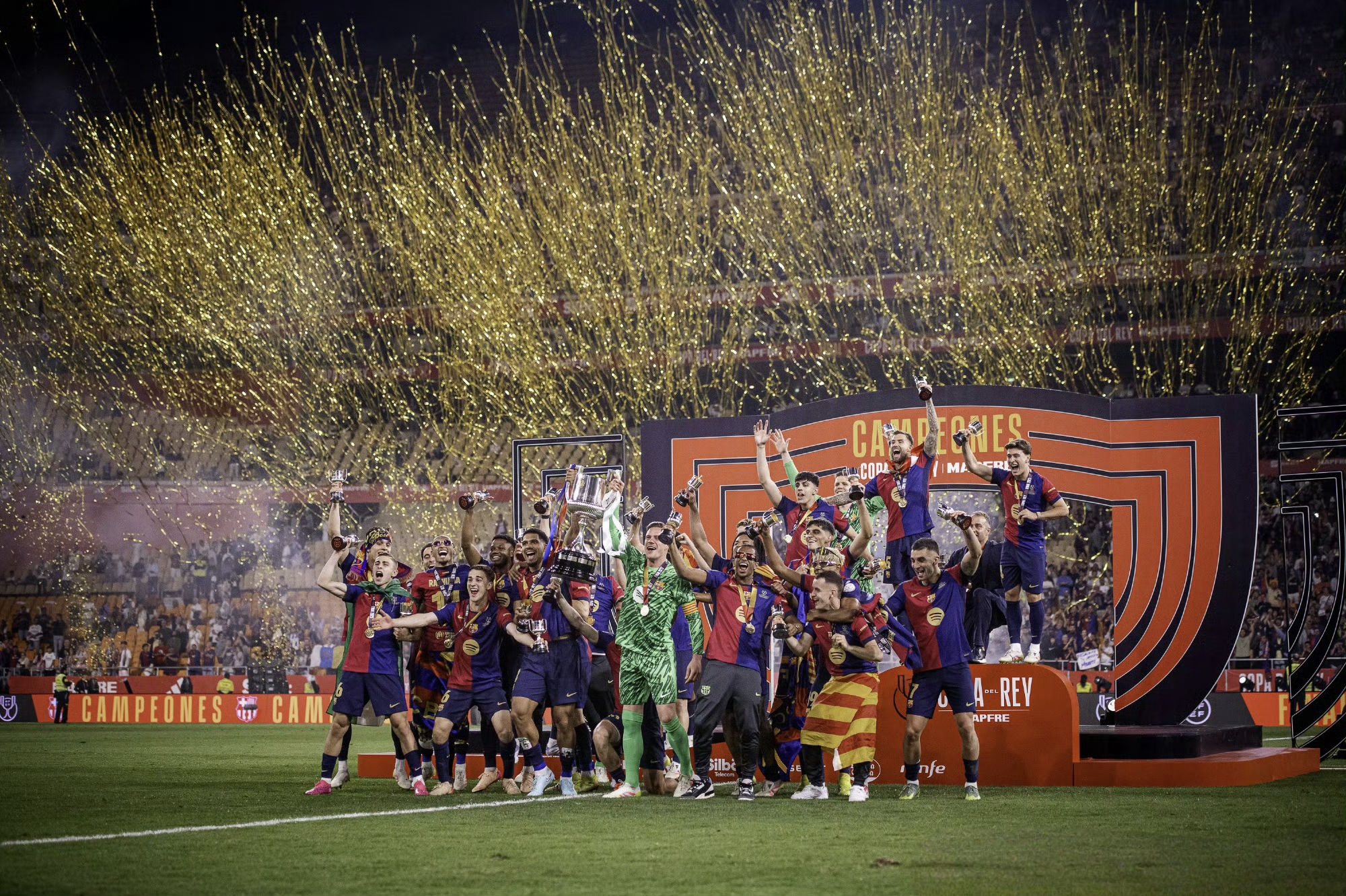 巴萨主场大胜,追赶积分榜前两队