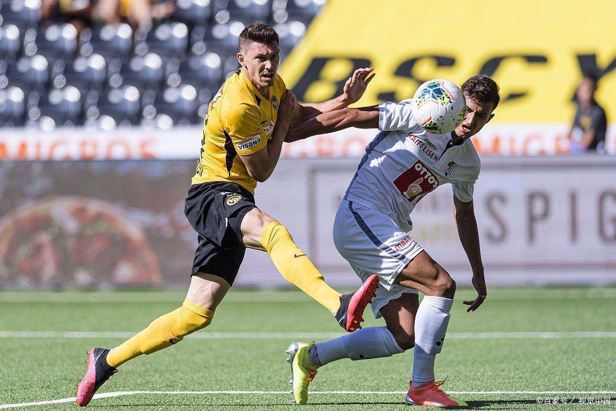 沙尔克主场不敌对手，状态低迷