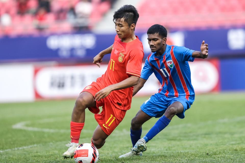 od体育平台-足球赛场上的较量凸显实力差距