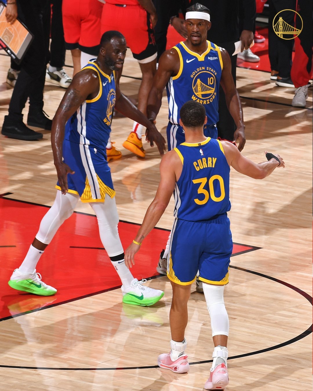 od体育竞技-勇士胜鹈鹕，库里单节轰下15分再掀高潮的简单介绍