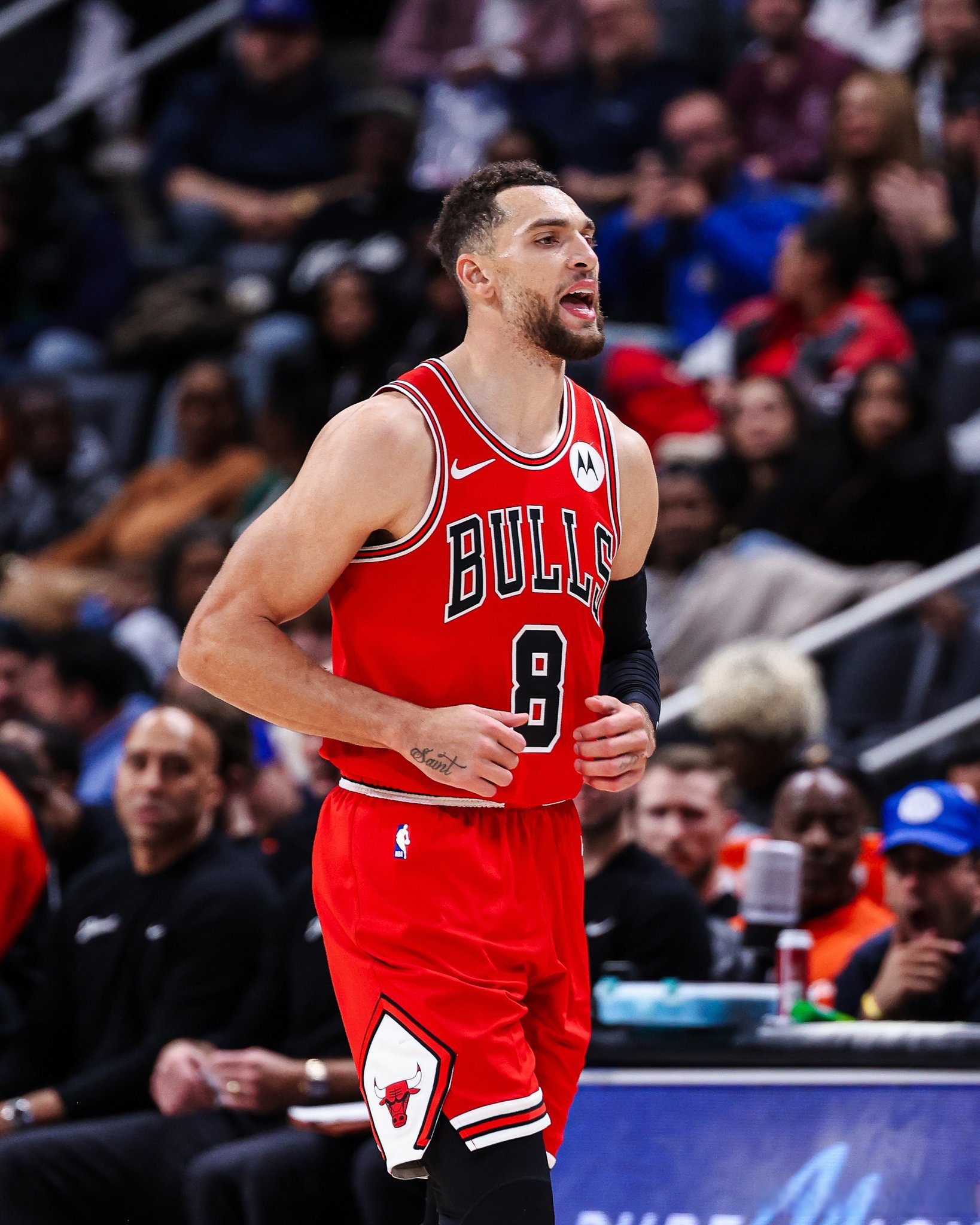 公牛逆袭!拉文砍下50分狂胜黄蜂的简单介绍 公牛逆袭!拉文砍下50分狂胜黄蜂的简单介绍