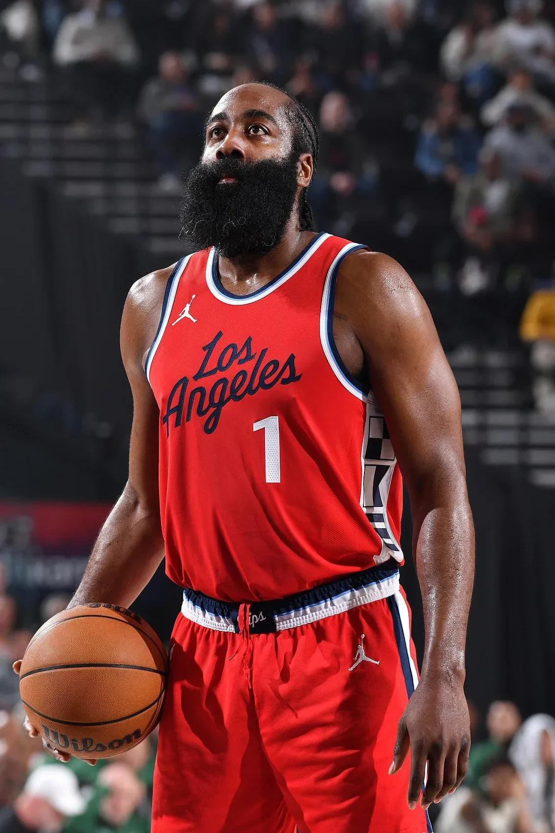 快船险胜老鹰，继续保持强势