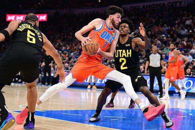 快船击败马刺取得四连胜