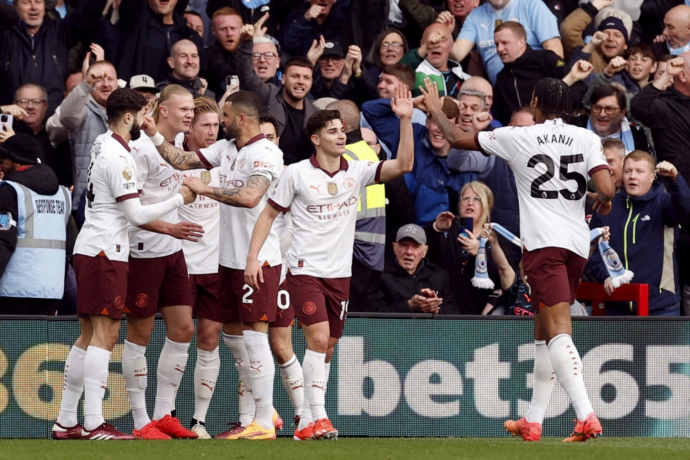 关于曼城逆转击败对手,稳坐积分榜榜首的信息 关于曼城逆转击败对手,稳坐积分榜榜首的信息